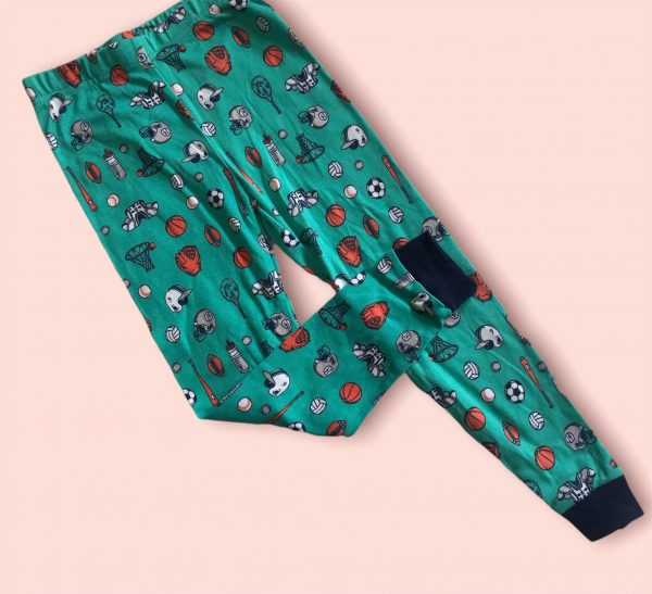 pijama color verde con dibujos deportivos - Talla 4T - JCPenney