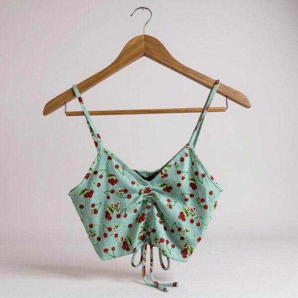Crop top de cerezas - Talla L - Bershka - Image 2
