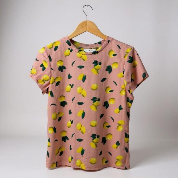 Blusa Rosa fresco con diseño de limones - Talla L - Yummy Soft - Image 2