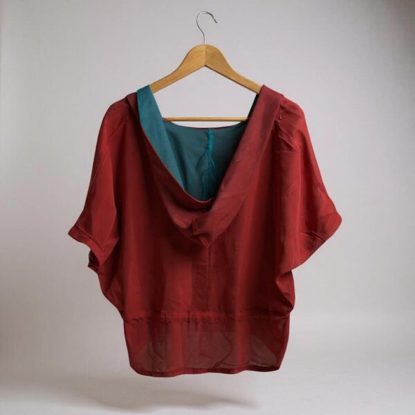 Blusa con capucha corta en color coral - Talla M - Italiagogo - Image 2