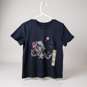 Blusa manga corta,  diseño de astronauta- Talla 4/5 – Cat & Jack