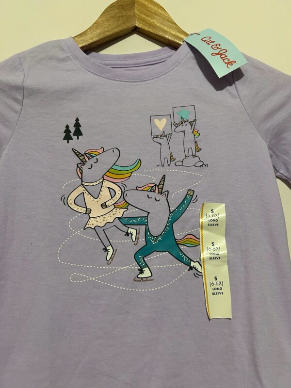 Blusa manga larga lila diseño de unicornios bailando - Cat & Jack - Talla 6 - Image 2